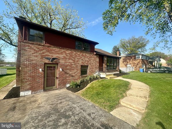 2461 Schoolhouse Ln, York, PA 17402