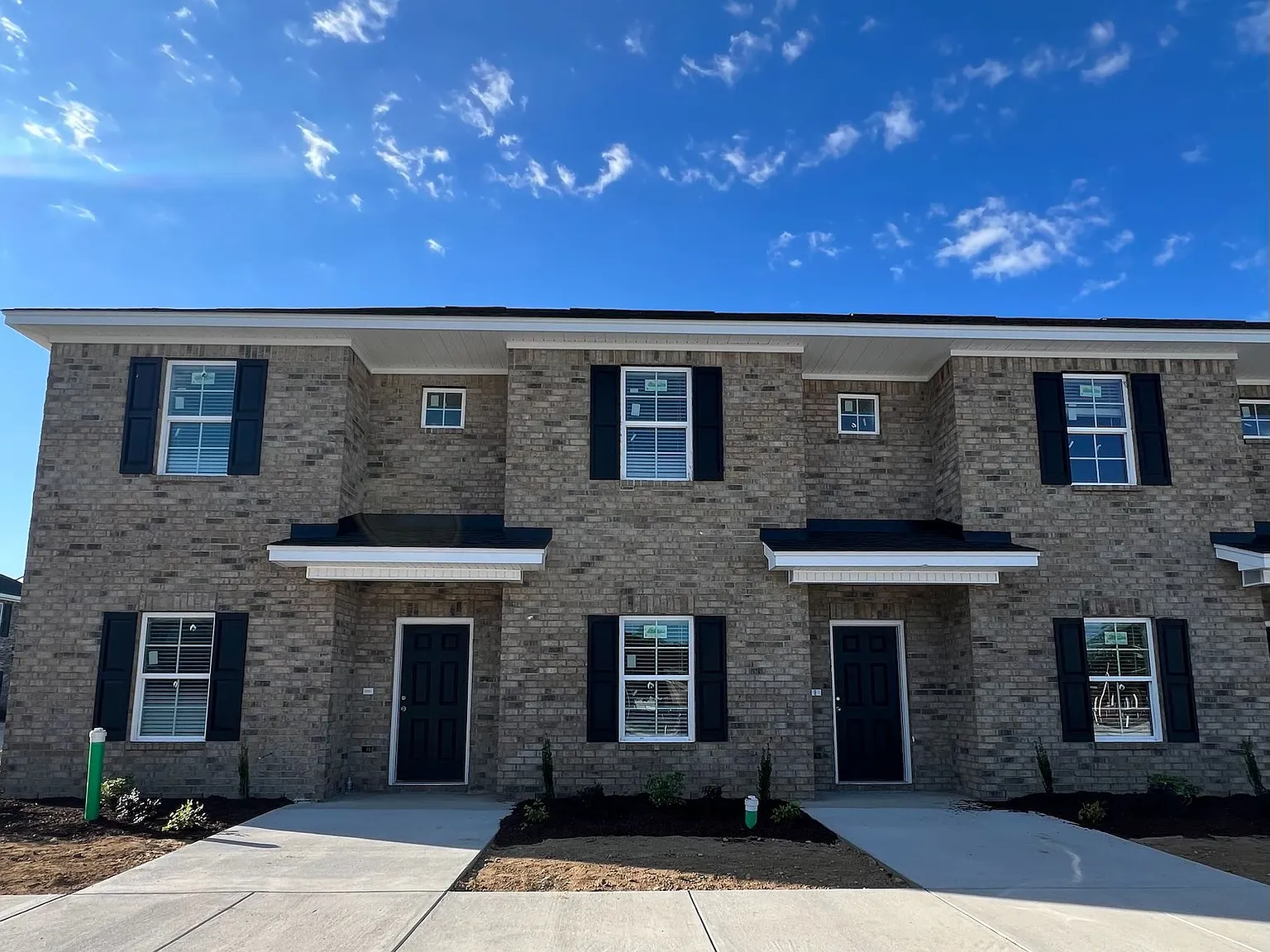 2br/2.5ba Townhomes Limit Time Only 200 Off First Months Rent — Photo 3