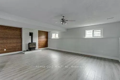 83 Speight Cres — Photo 12