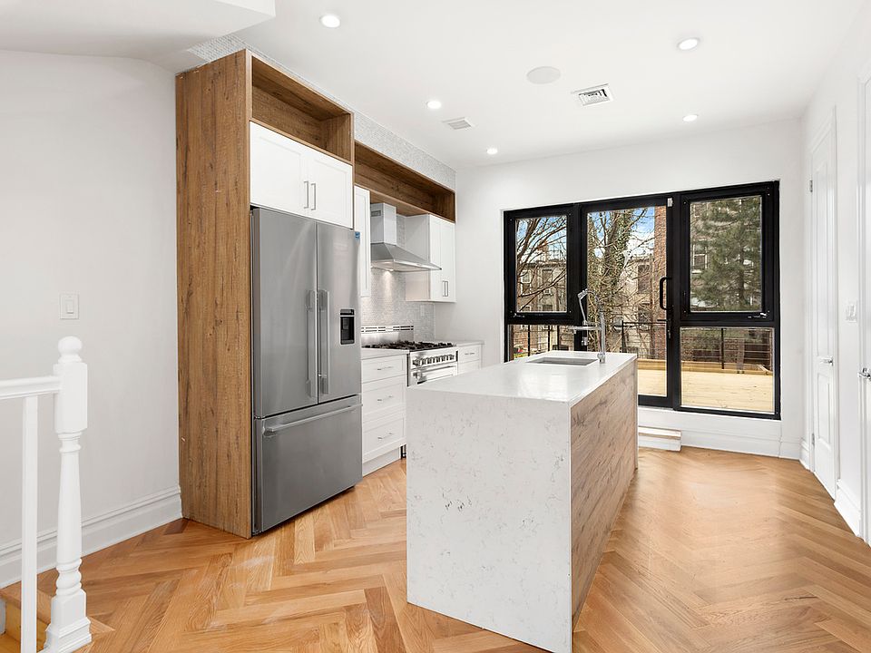 1st image of 881 Park Ave
