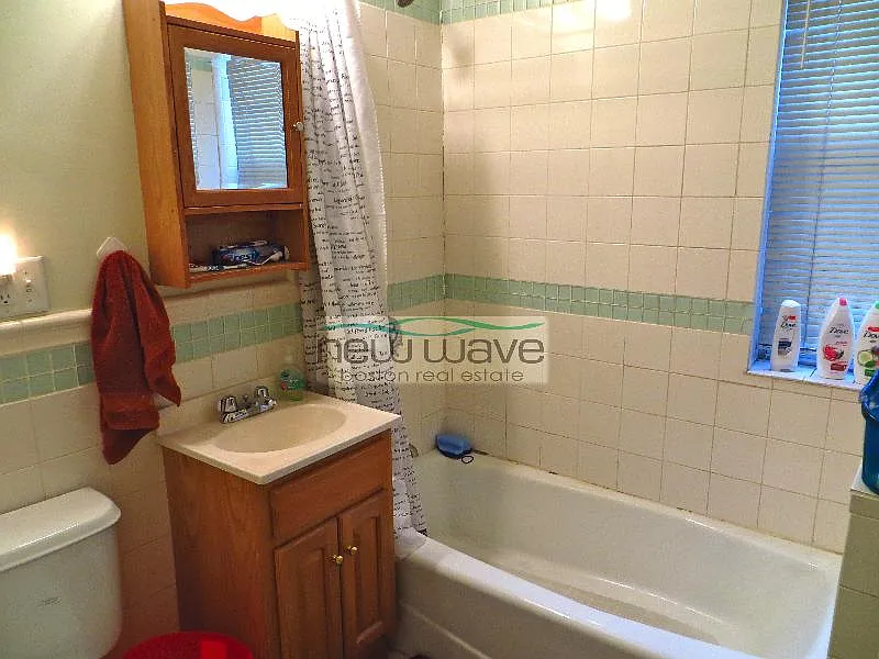 1 bed, 9999 sqft, $2,700 — Photo 4