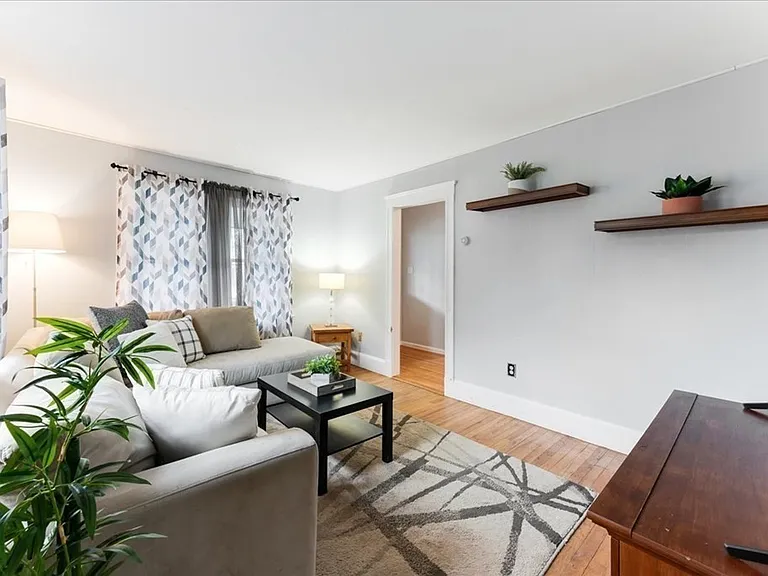 34 Julian Rd — Photo 16