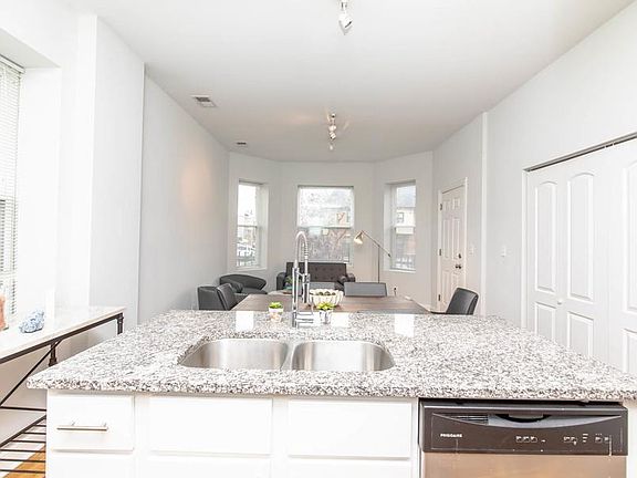 3rd image of 1501 N Talman Ave APT 1F