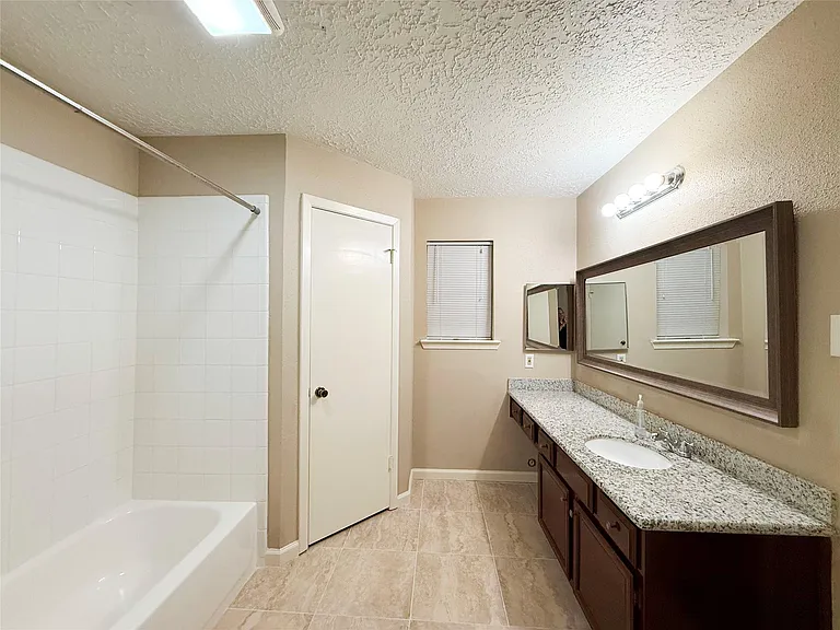 4923 Kentwalk Dr — Photo 20