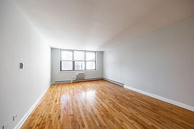 4th image of 1442 N Dearborn St #A2