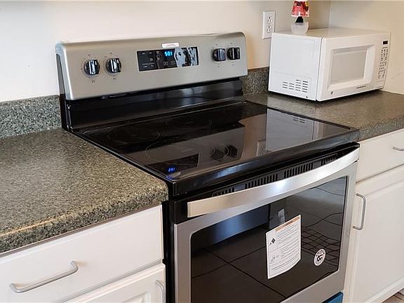 2nd image of 1740 Oasis Ave