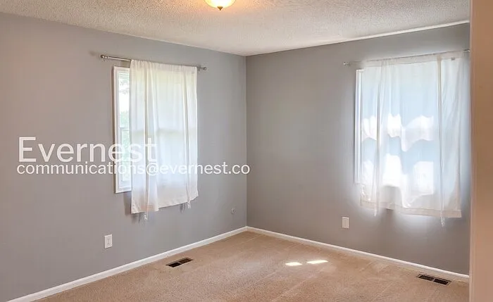 1808 Riverview Dr — Photo 13