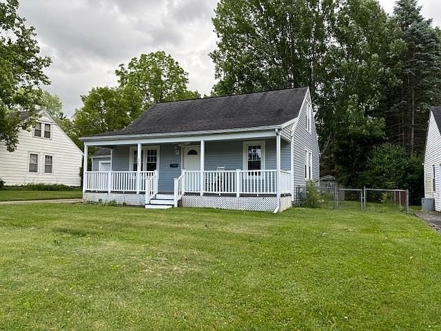 1st image of 323 Hetrick Dr