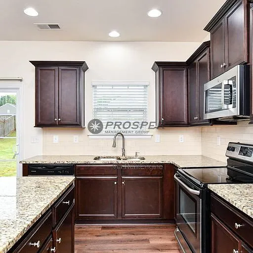 248 Elmhaven Dr — Photo 14