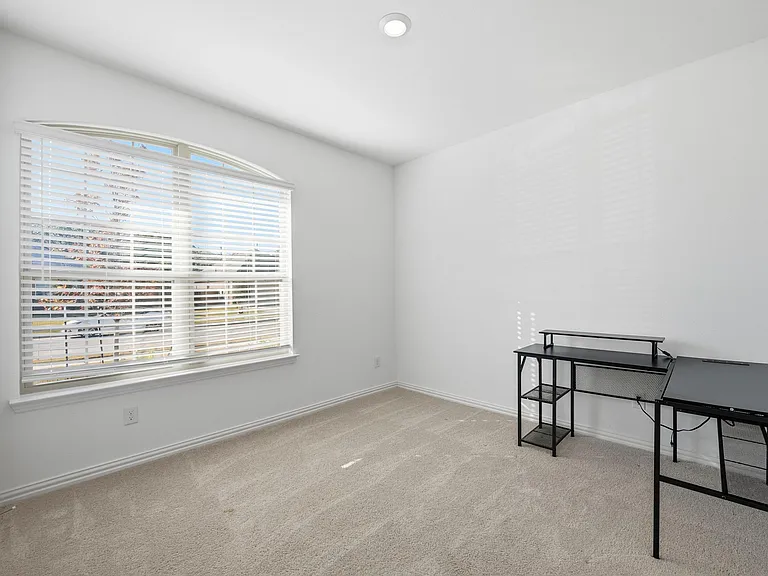 216 Post Oak St — Photo 33