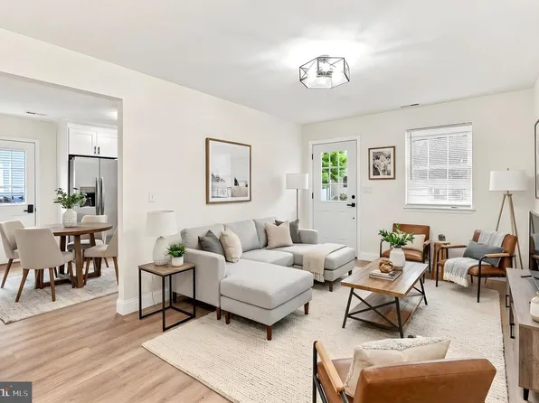 23 E Buck St, Paulsboro, NJ 08066