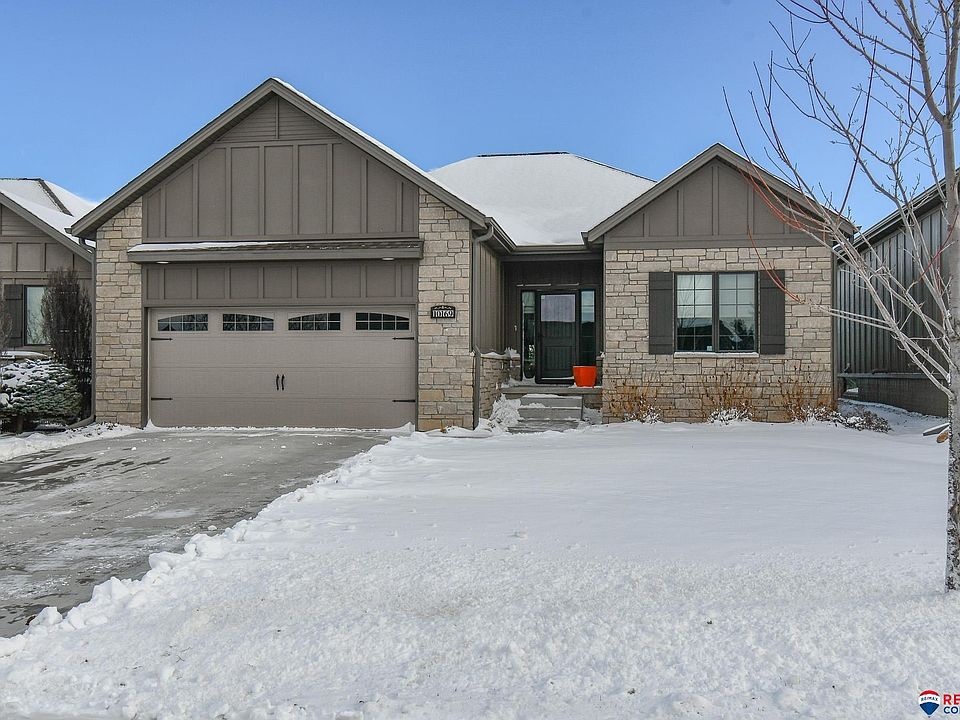 1st image of 10169 Edgewater Ln