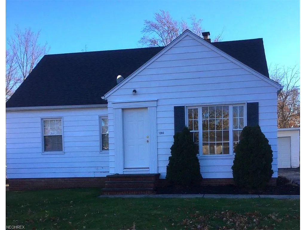1203 Churchill Rd photo 1
