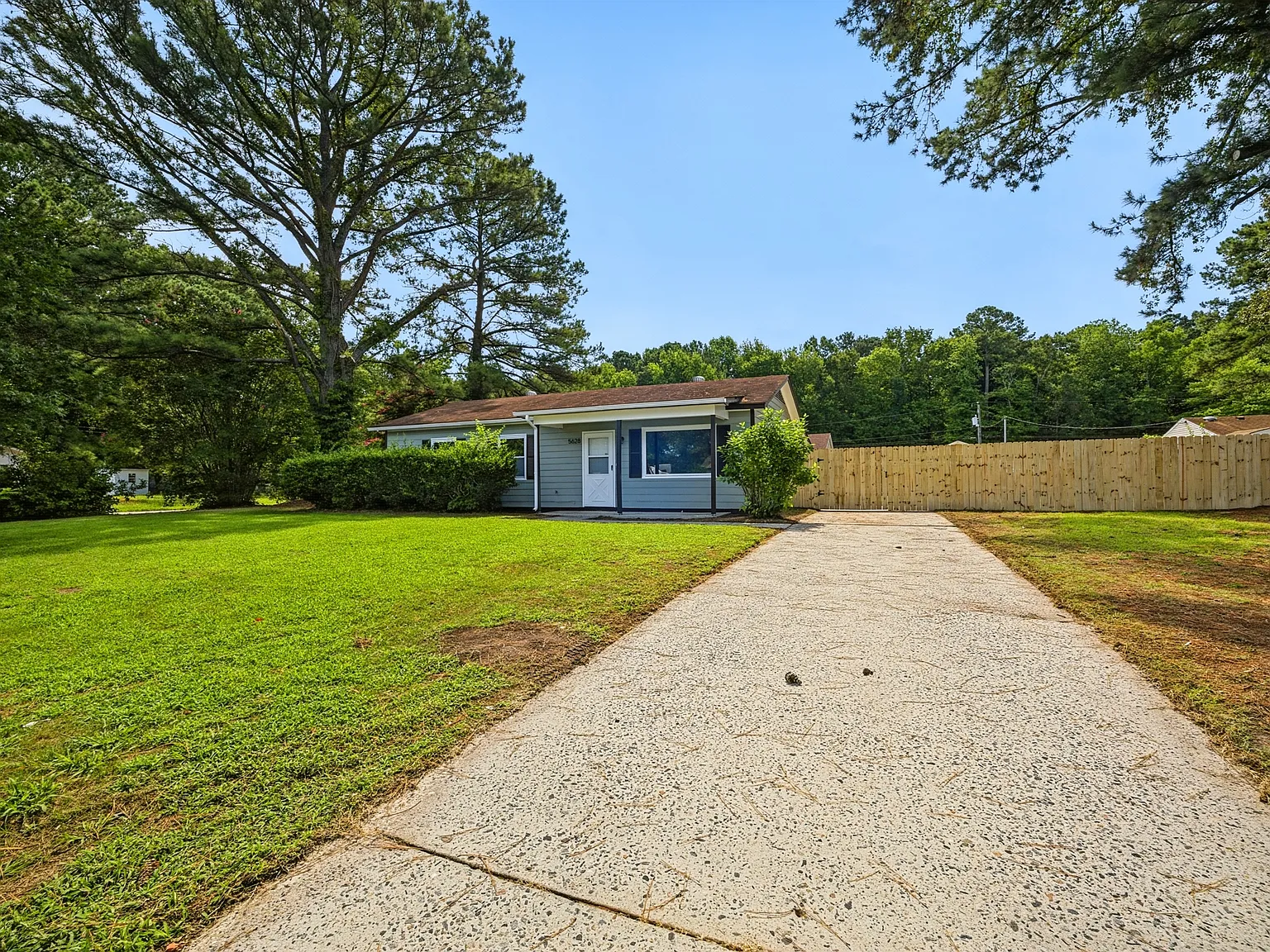 3 bed, 1000 sqft, $2,500 — Photo 3