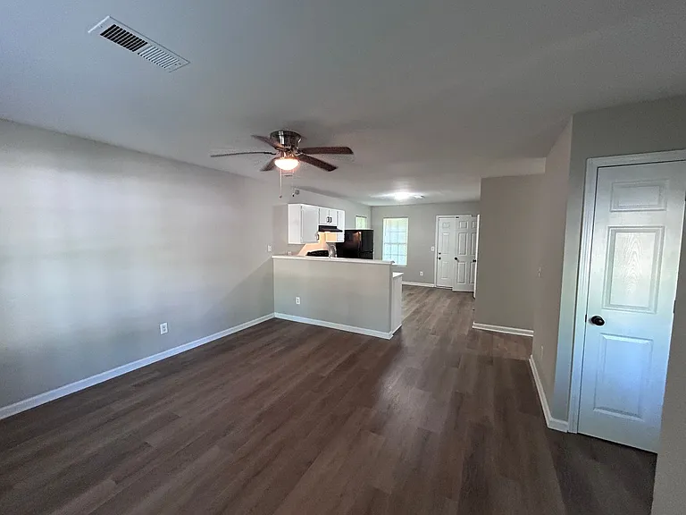 2318 Purdy Ave — Photo 8