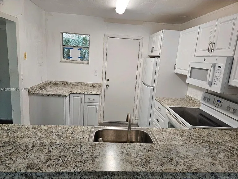 404 NW 68th Ave #304 — Photo 9