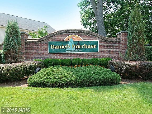 Meticulously Manicured / Landscaped Community