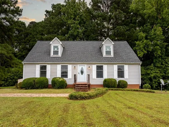 618 Forest Ln, South Hill, VA 23970