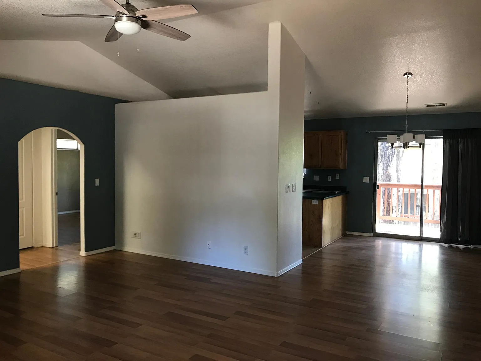 3 bed, 1359 sqft, $2,950 — Photo 4