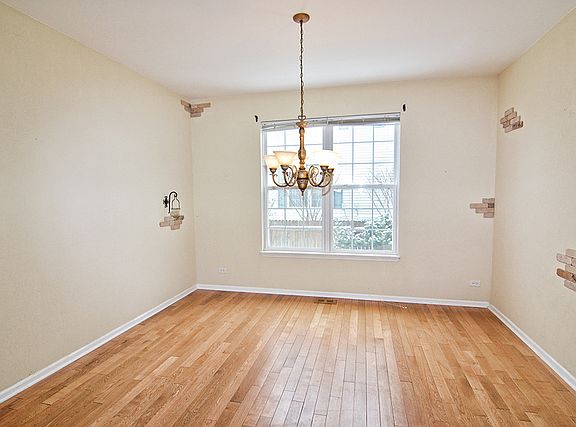 5th image of 315 Denton Ln