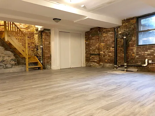 Rented by Premier Metro Realty Corp | media 14