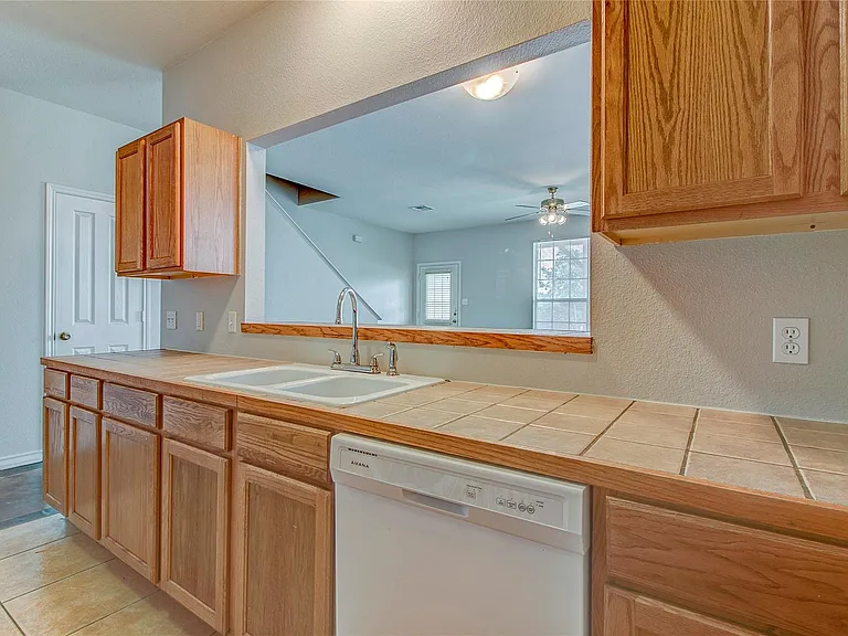 126 Sandstone Dr #D — Photo 17