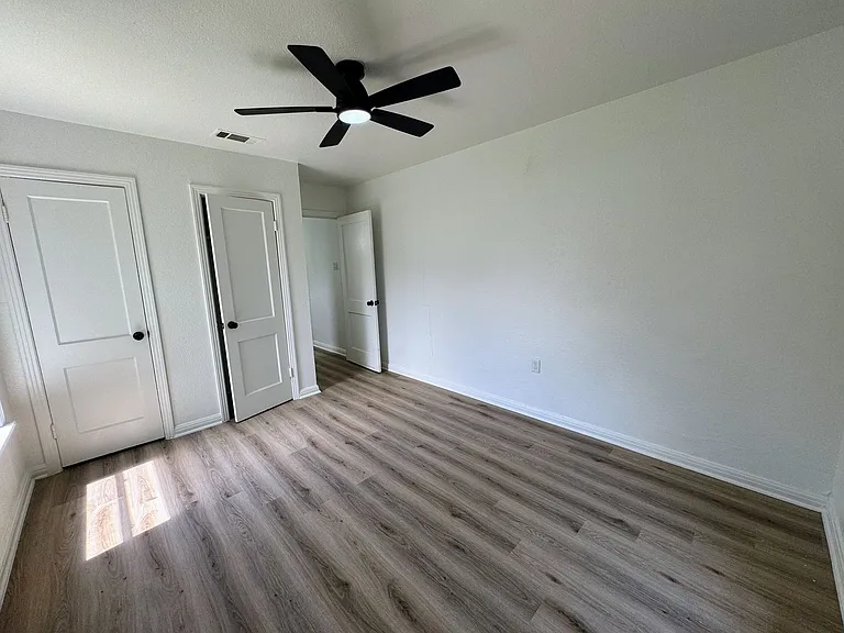2723 Terrace Dr #2725 — Photo 8