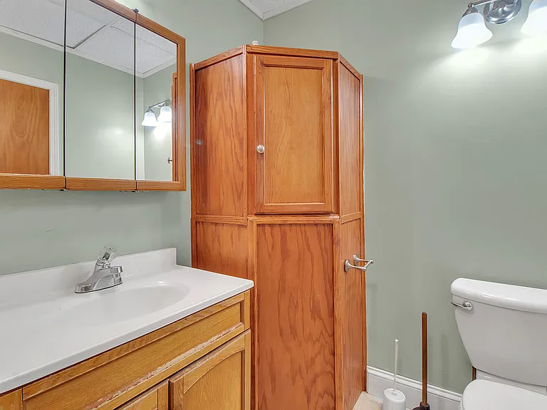 62 Clay St — Photo 3