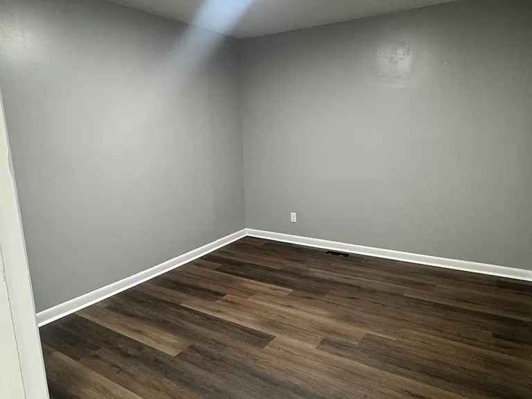 803 Cambridge St — Photo 12