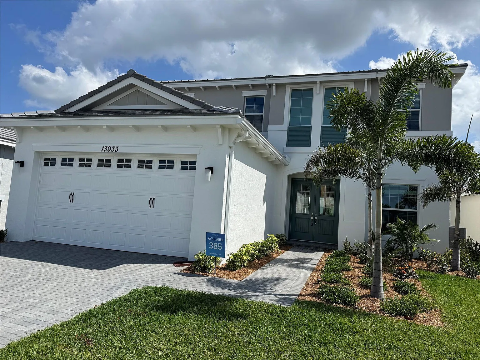 5 bed, 3.5 bath, 2483 sqft, $4,400 — Photo 2