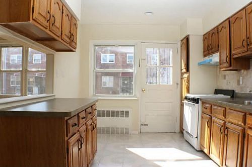4th image of 1416 E 103rd St