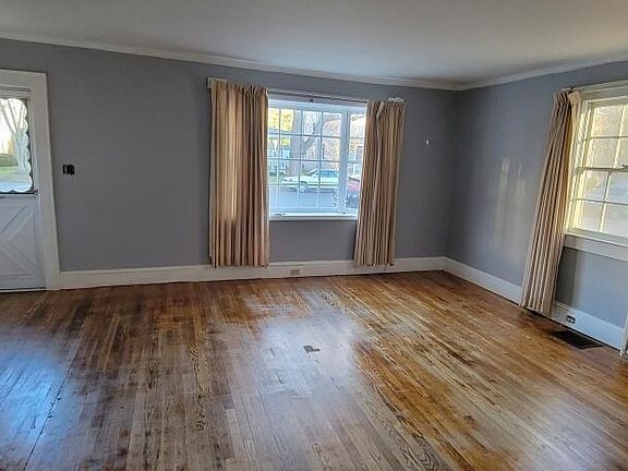 5th image of 819 McCormick Blvd
