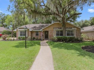 14111 Ravenhurst Ln, Houston, TX 77070