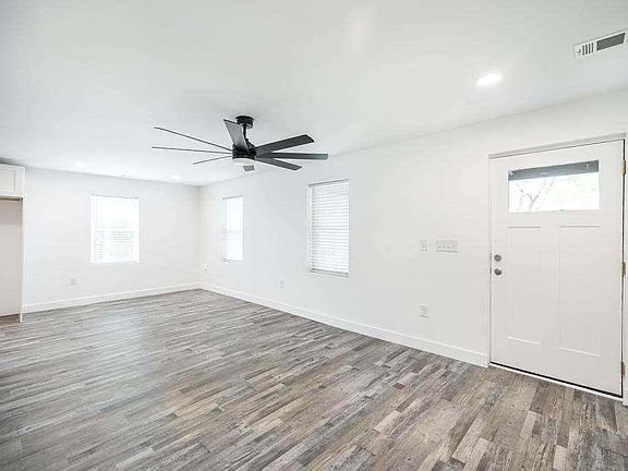 5th image of 1081 Clay Ave