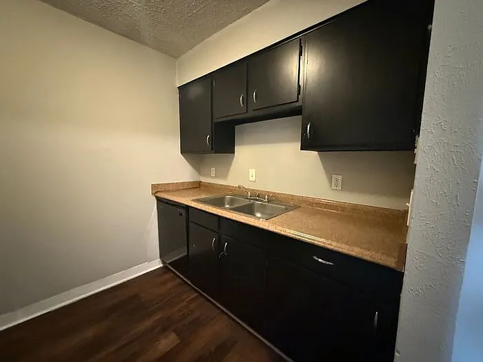 270 Tampa Dr #H12 — Photo 8