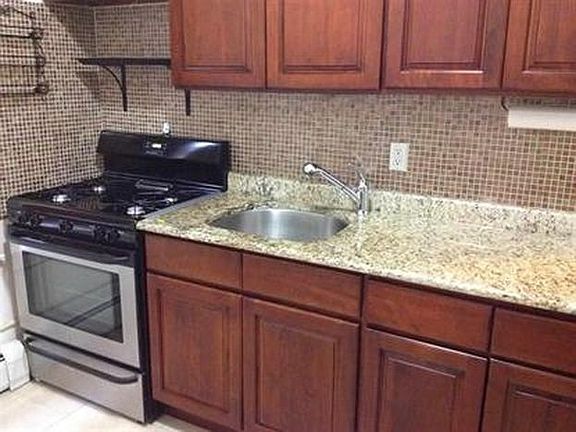 5th image of 238 Lexington Ave #302