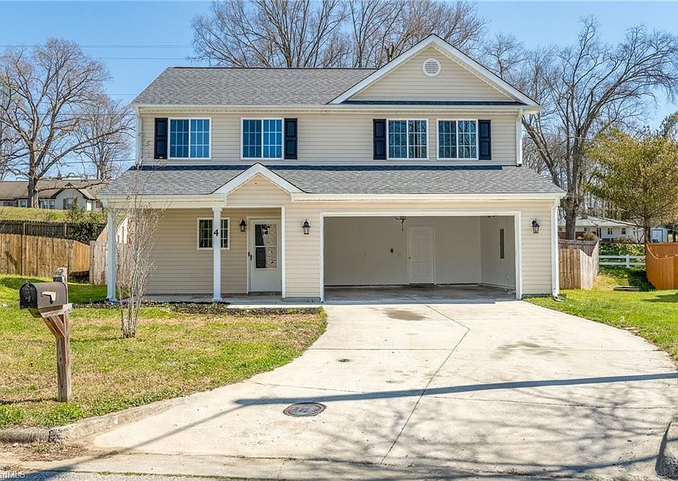 1st image of 4 Loxwood Ct