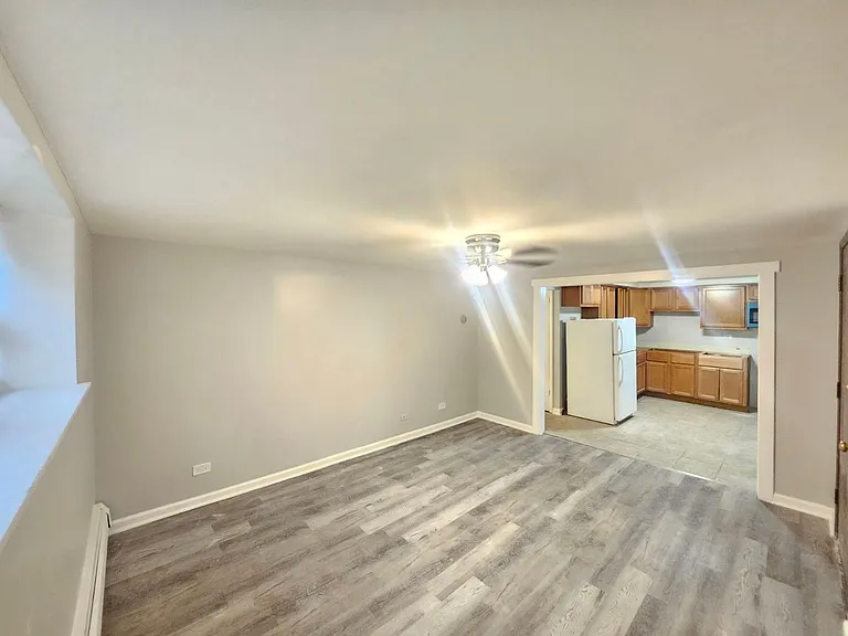 5501 W Wellington Ave — Photo 2