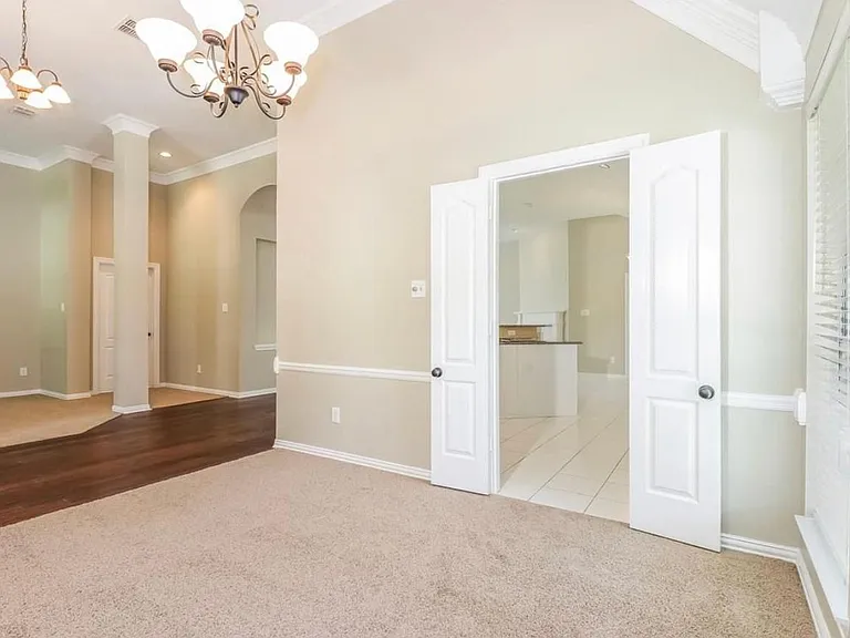 4645 Wales Dr — Photo 14
