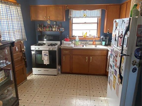 2nd image of 3928 Brandes St