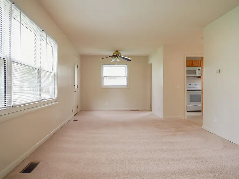 1127 Edgewood Ave — Photo 4