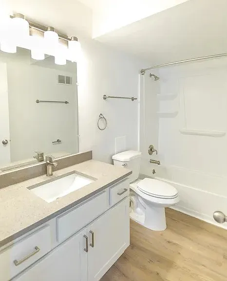 Luna Residences — Photo 7