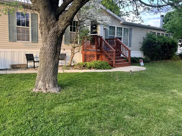 126 Cardinal Dr, Beecher, IL 60401