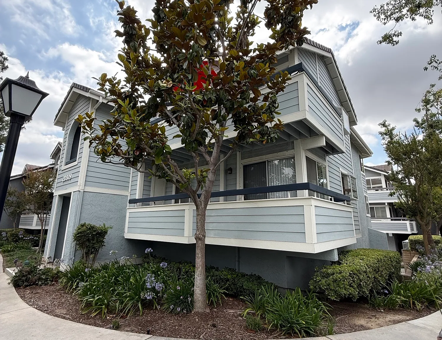 2 bed, 964 sqft, $2,600 — Photo 1
