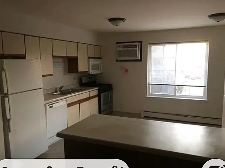 2314 Century Point Ln #F — Photo 6