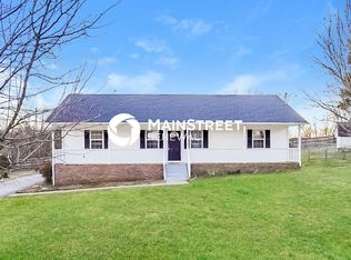 405 Malibu Canyon Dr, Columbia, TN 38401
