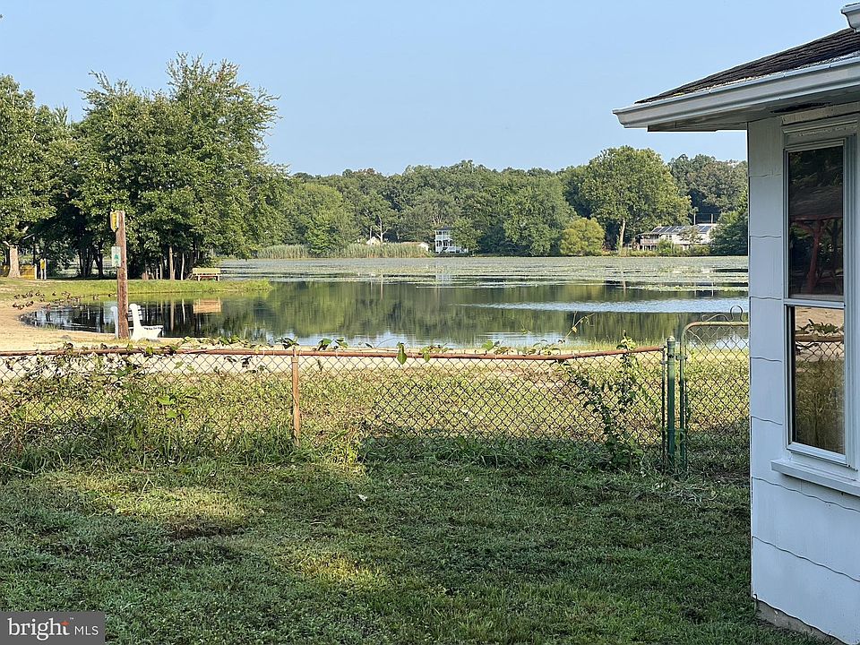 2nd image of 2510 Lakeside Dr