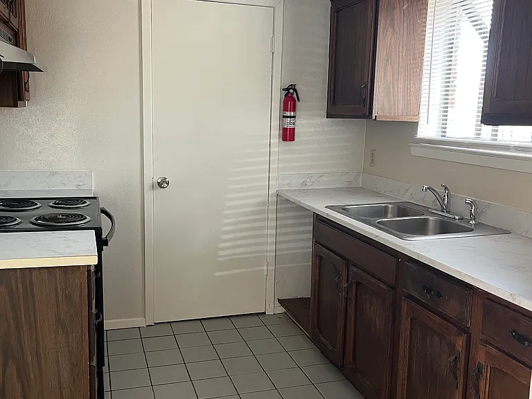 2601 Treasure Hills Blvd #4 — Photo 3