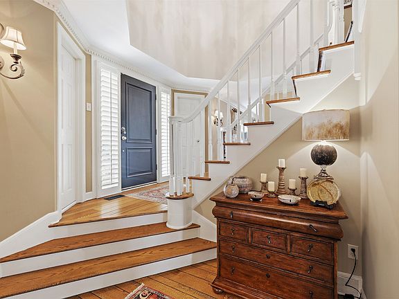 5th image of 5879 Haymarket Rd