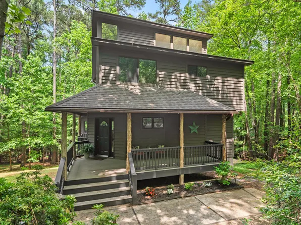 6412 Heartwood Dr, Chapel Hill, NC 27516